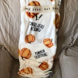 Rae Dunn pumpkin everything throw
